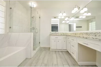 2711 Williamsburg Drive, Dickinson, TX 77539 - Photo 12