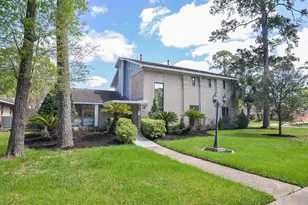 2711 Williamsburg Dr, Dickinson, TX 77539 - Photo 2