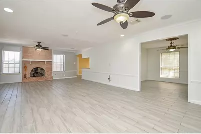 2711 Williamsburg Drive, Dickinson, TX 77539 - Photo 10