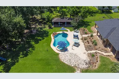 318 Sunrise Blvd, Angleton, TX 77515 - Photo 36