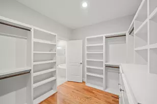 206 Burr St, Houston, TX 77011 - Photo 32