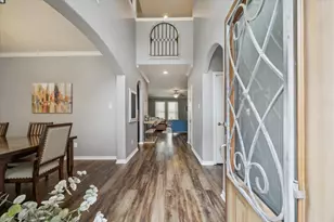 13711 McKinney Creek Ln, Houston, TX 77044 - Photo 2
