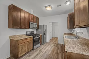 517 E Linney St, Dayton, TX 77535 - Photo 12