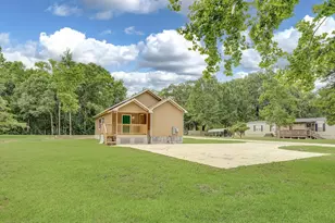 517 E Linney St, Dayton, TX 77535 - Photo 8