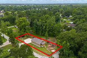 517 E Linney St, Dayton, TX 77535 - Photo 2