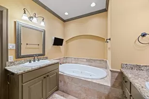 1106 W 18th St, Houston, TX 77008 - Photo 12