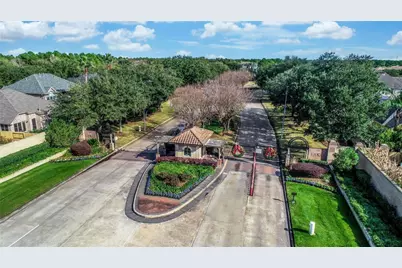 5418 Windham Springs Court, Houston, TX 77041 - Photo 18