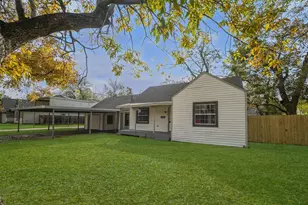 214 E 1st St, Deer Park, TX 77536 - Photo 2