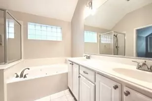 11 Auburn Path Dr, The Woodlands, TX 77382 - Photo 20