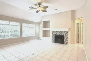 11 Auburn Path Dr, The Woodlands, TX 77382 - Photo 4