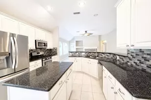 11 Auburn Path Dr, The Woodlands, TX 77382 - Photo 8