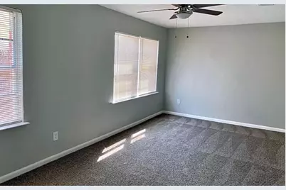 5427 Willow Glen Drive, Houston, TX 77033 - Photo 4