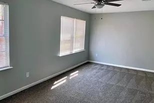 5427 Willow Glen Dr, Houston, TX 77033 - Photo 4