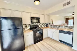 2002 Gentryside Dr, Houston, TX 77077 - Photo 8