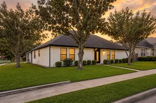 2275 Woodland Springs St, Houston, TX 77077 - Photo 2