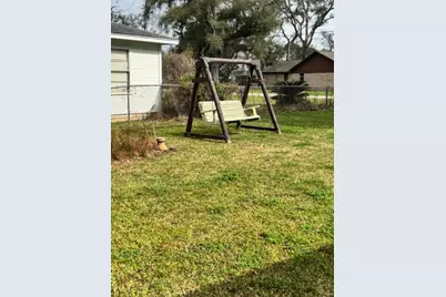 700 Wesley Drive Drive, Clute, TX 77531 - Photo 2