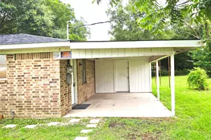 107 Cypress St, Trinity, TX 75862 - Photo 2