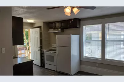 214 W Republic Street #3, Baytown, TX 77520 - Photo 6