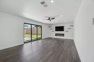 911 Wynnwood Ln, Houston, TX 77008 - Photo 10