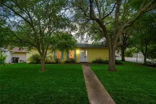 127 Marlin Ave, Galveston, TX 77550 - Photo 2