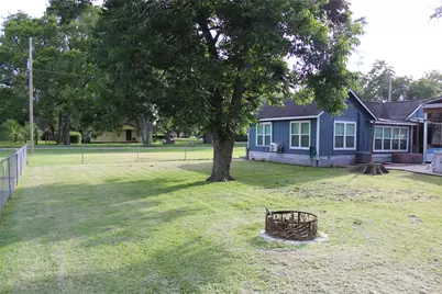 308 W Velasco Street, Brazoria, TX 77422 - Photo 30