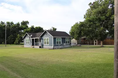 308 W Velasco Street, Brazoria, TX 77422 - Photo 2