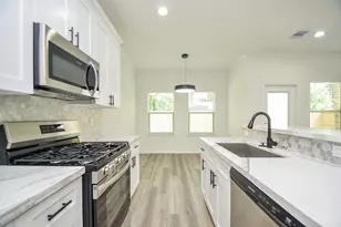 9722 Champion Heavens Dr, Spring, TX 77379 - Photo 8