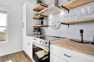 1038 Victoria Ln, Gilchrist, TX 77617 - Photo 34