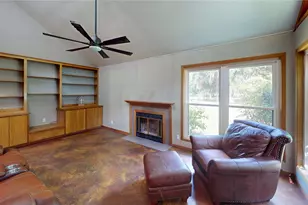 5610 County Rd 823, West Columbia, TX 77486 - Photo 4