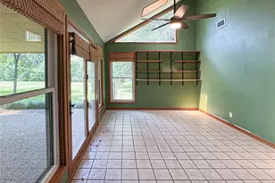 5610 County Rd 823, West Columbia, TX 77486 - Photo 8