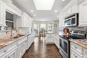 523 Paradise Dr, Galveston, TX 77554 - Photo 8