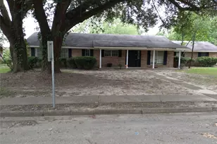 1301 Plantation Dr, Crockett, TX 75835 - Photo 1