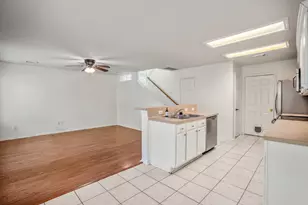 55 N Walden Elms Cir, The Woodlands, TX 77382 - Photo 16