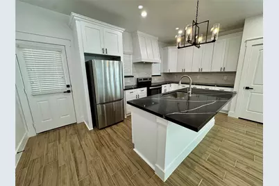 314 E Republic Avenue, Baytown, TX 77520 - Photo 6