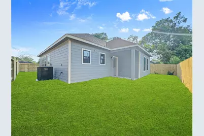 314 E Republic Avenue, Baytown, TX 77520 - Photo 28