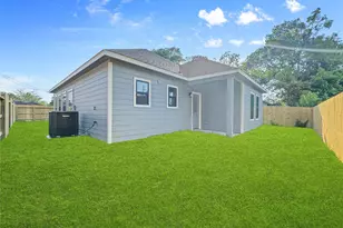 314 E Republic Ave, Baytown, TX 77520 - Photo 28