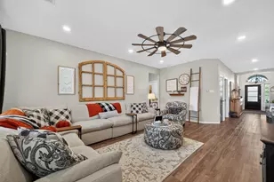 4606 Gonzales Ct, Baytown, TX 77521 - Photo 6