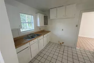 7318 Forrestal St, Houston, TX 77033 - Photo 4