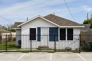 1704 Sam Wilson St, Houston, TX 77020 - Photo 1