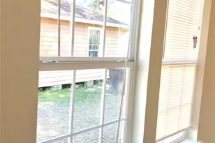 1704 Sam Wilson St, Houston, TX 77020 - Photo 10
