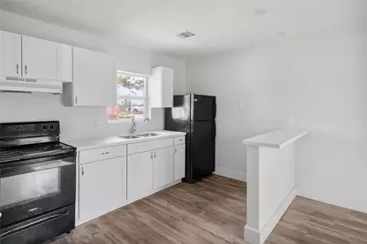 1704 Sam Wilson Street #7, Houston, TX 77020 - Photo 2
