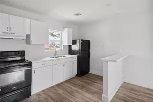 1704 Sam Wilson St, Houston, TX 77020 - Photo 2