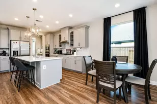 4819 Autumn Hls Trl, Pearland, TX 77584 - Photo 8