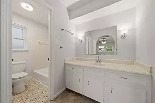 9718 Rathbone Dr, Houston, TX 77031 - Photo 20