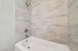 6718 Crosswell St, Houston, TX 77087 - Photo 16