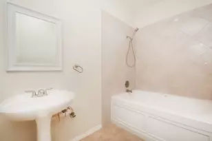 664 Wilcrest Dr, Houston, TX 77042 - Photo 14