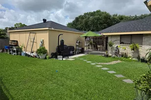 8827 Woodleigh Dr, Houston, TX 77083 - Photo 32