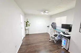 8827 Woodleigh Dr, Houston, TX 77083 - Photo 10