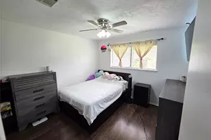 8827 Woodleigh Dr, Houston, TX 77083 - Photo 22