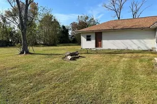 10918 Pandora Dr, Houston, TX 77013 - Photo 2